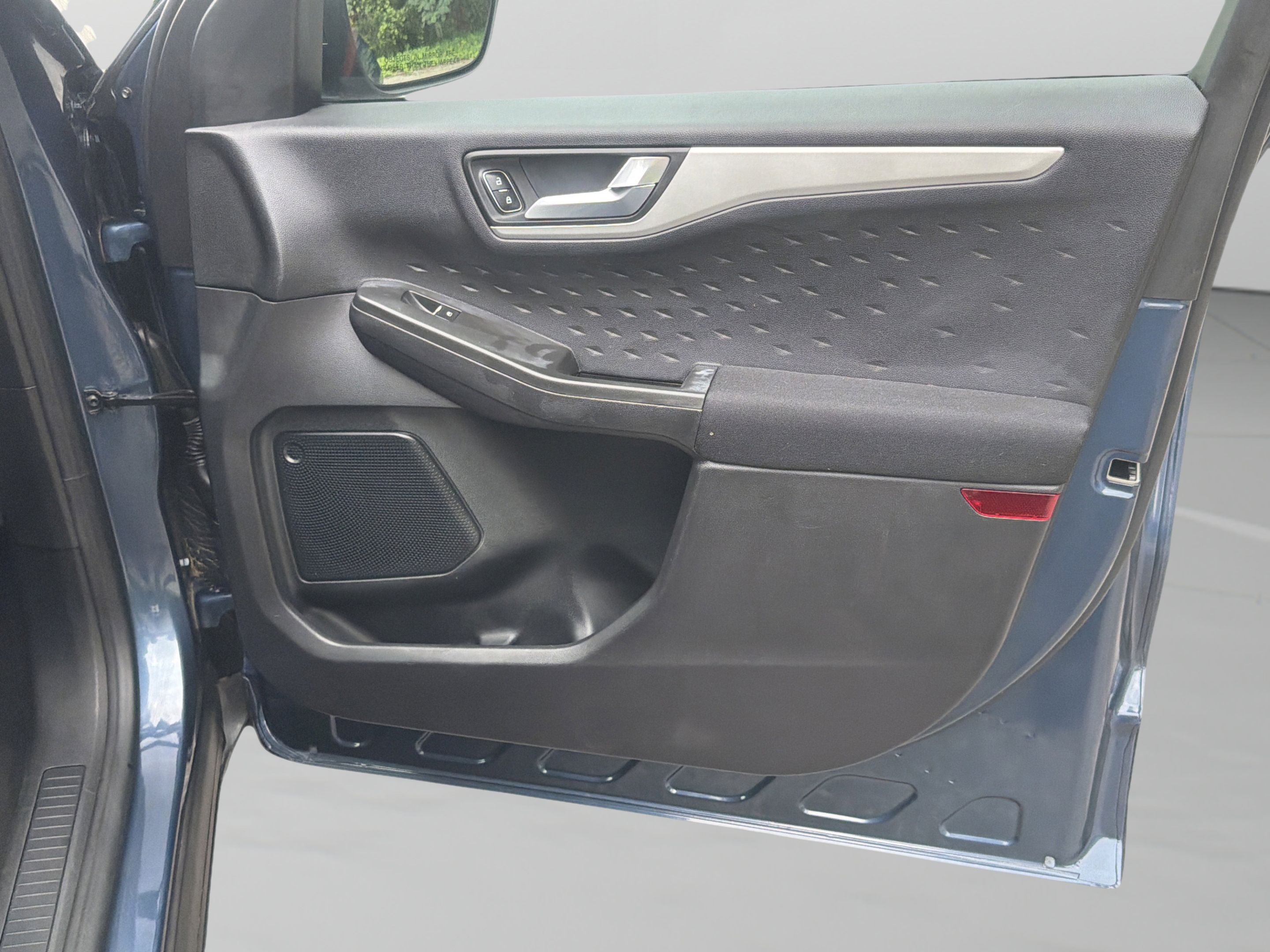 Used 2020 Ford Escape SE FWD image 25