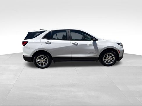 Used 2024 Chevrolet Equinox LS FWD image 6