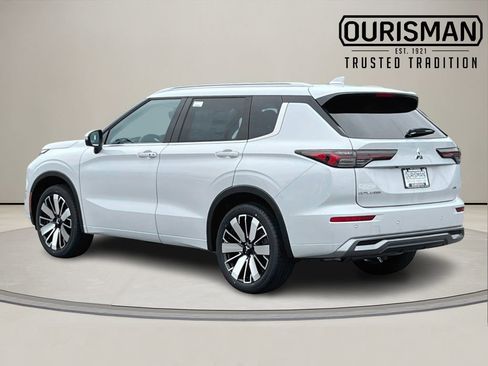 New 2025 Mitsubishi Outlander SEL image 3