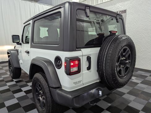 Used 2025 Jeep Wrangler Sport AWD/4WD image 10