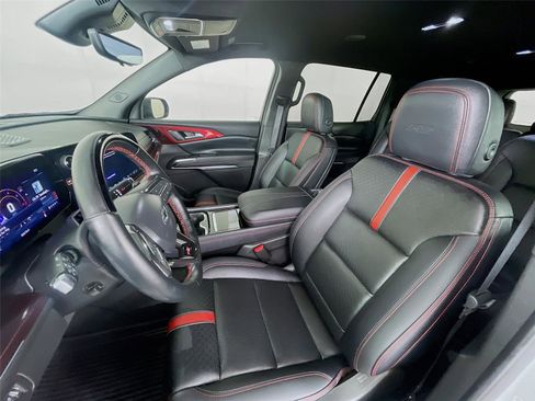 Used 2025 Chevrolet Traverse RS w/ LPO, Floor Liner Package AWD/4WD image 25