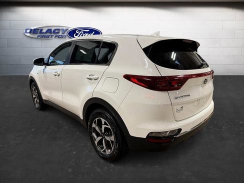Used 2020 Kia Sportage LX image 2