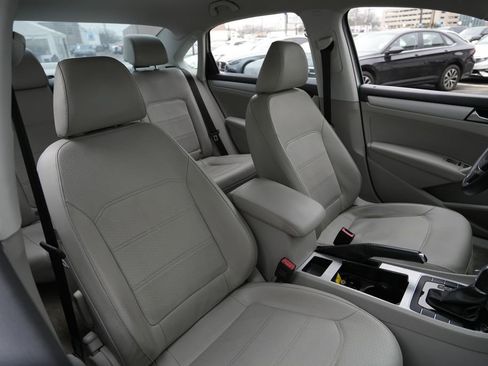 Used 2012 Volkswagen Passat 2.5 SE image 34