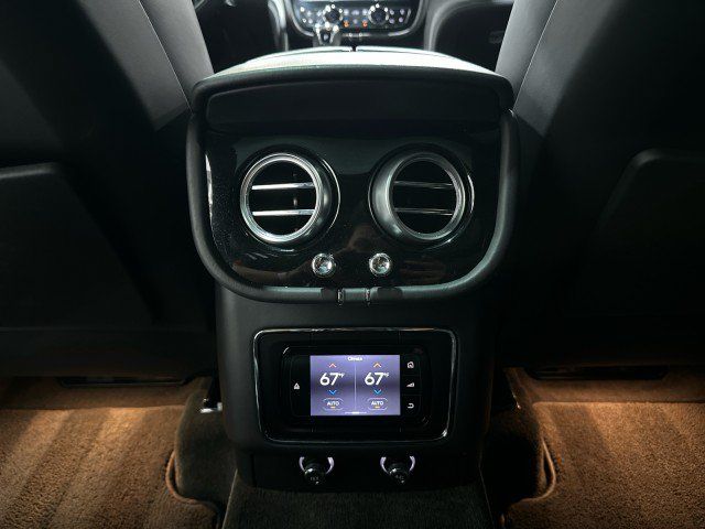 Used 2017 Bentley Bentayga AWD/4WD image 51