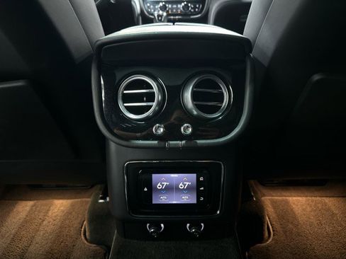 Used 2017 Bentley Bentayga AWD/4WD image 51