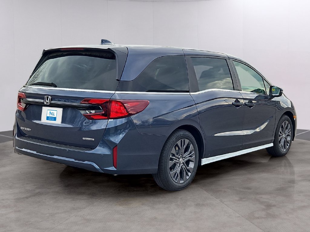 New 2026 Honda Odyssey Touring image 3