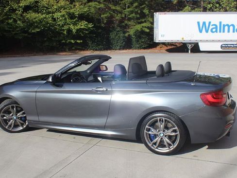 Used 2016 BMW M235i Convertible image 3
