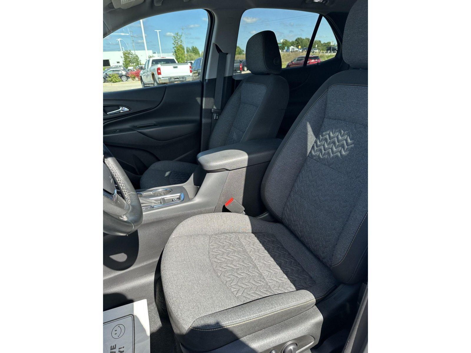 Used 2024 Chevrolet Equinox LT FWD image 39