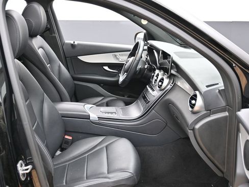 Used 2022 Mercedes-Benz GLC 300 image 28