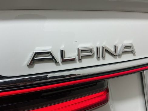 Used 2021 BMW ALPINA B7 xDrive w/ Luxury Rear Seating Package image 34