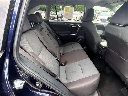 Used 2025 Toyota RAV4 XLE AWD/4WD image 16