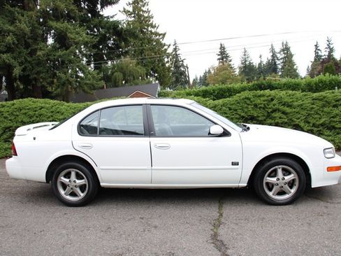 Used 1999 Nissan Maxima SE FWD image 12