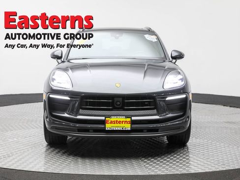 Used 2023 Porsche Macan T image 2