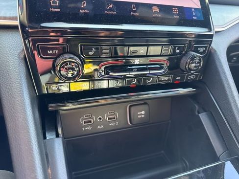 New 2025 Jeep Grand Cherokee L Limited w/ Trailer Tow Package AWD/4WD image 22