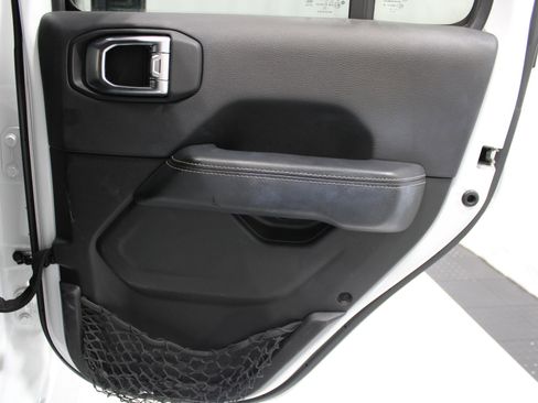 Used 2023 Jeep Wrangler Unlimited Sahara w/ Cold Weather Group AWD/4WD image 19