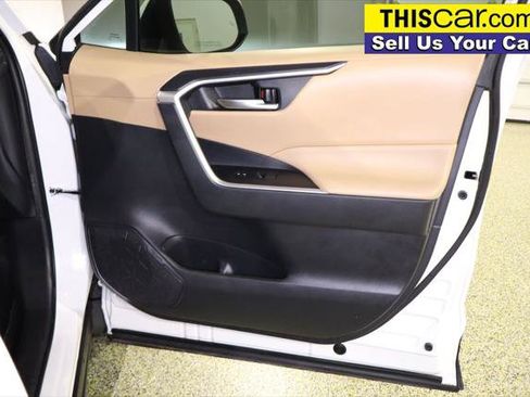 Used 2019 Toyota RAV4 XLE FWD image 38