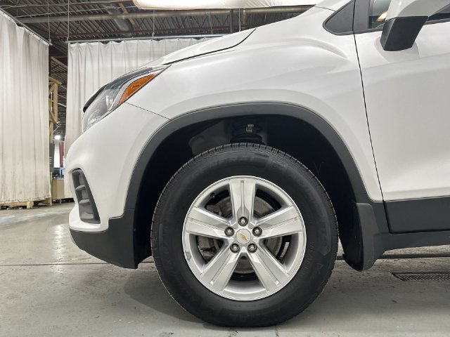 Used 2021 Chevrolet Trax LT w/ Driver Confidence Package AWD/4WD image 22
