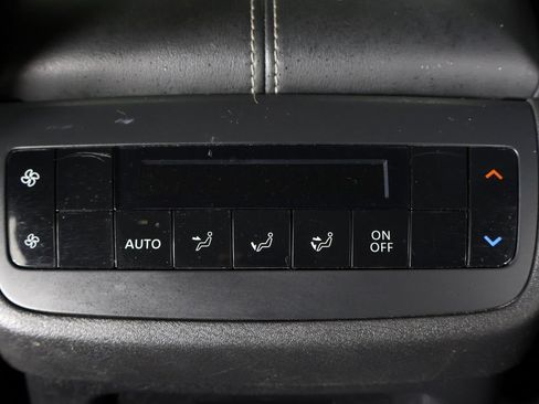 Used 2022 Nissan Pathfinder SV AWD/4WD image 52