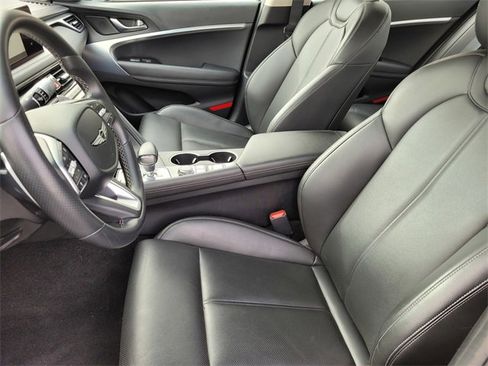 Used 2025 Genesis G70 2.5T image 15