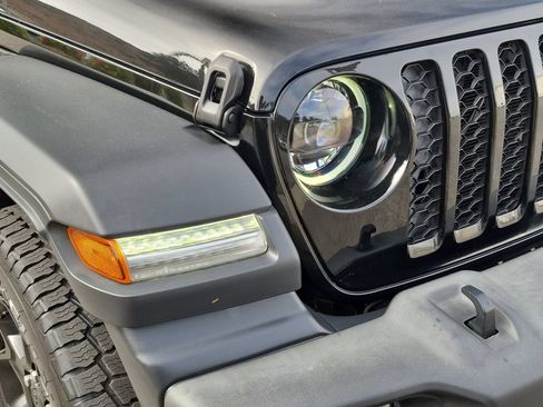 Used 2023 Jeep Wrangler Unlimited AWD/4WD image 10