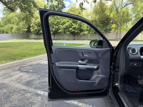Used 2023 Mercedes-Benz GLB 250 4MATIC image 20