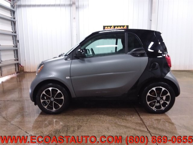 Used 2016 smart fortwo passion RWD image 5