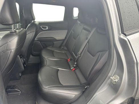 Used 2024 Jeep Compass Latitude image 16