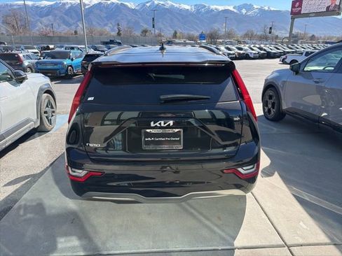 Certified 2023 Kia Niro Wave w/ Wave Preserve Package image 5