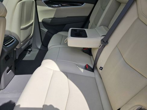Used 2020 Cadillac XT6 Premium Luxury w/ LPO, Floor Liner Package FWD image 18