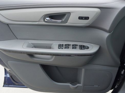 Used 2014 Chevrolet Traverse LTZ FWD image 22