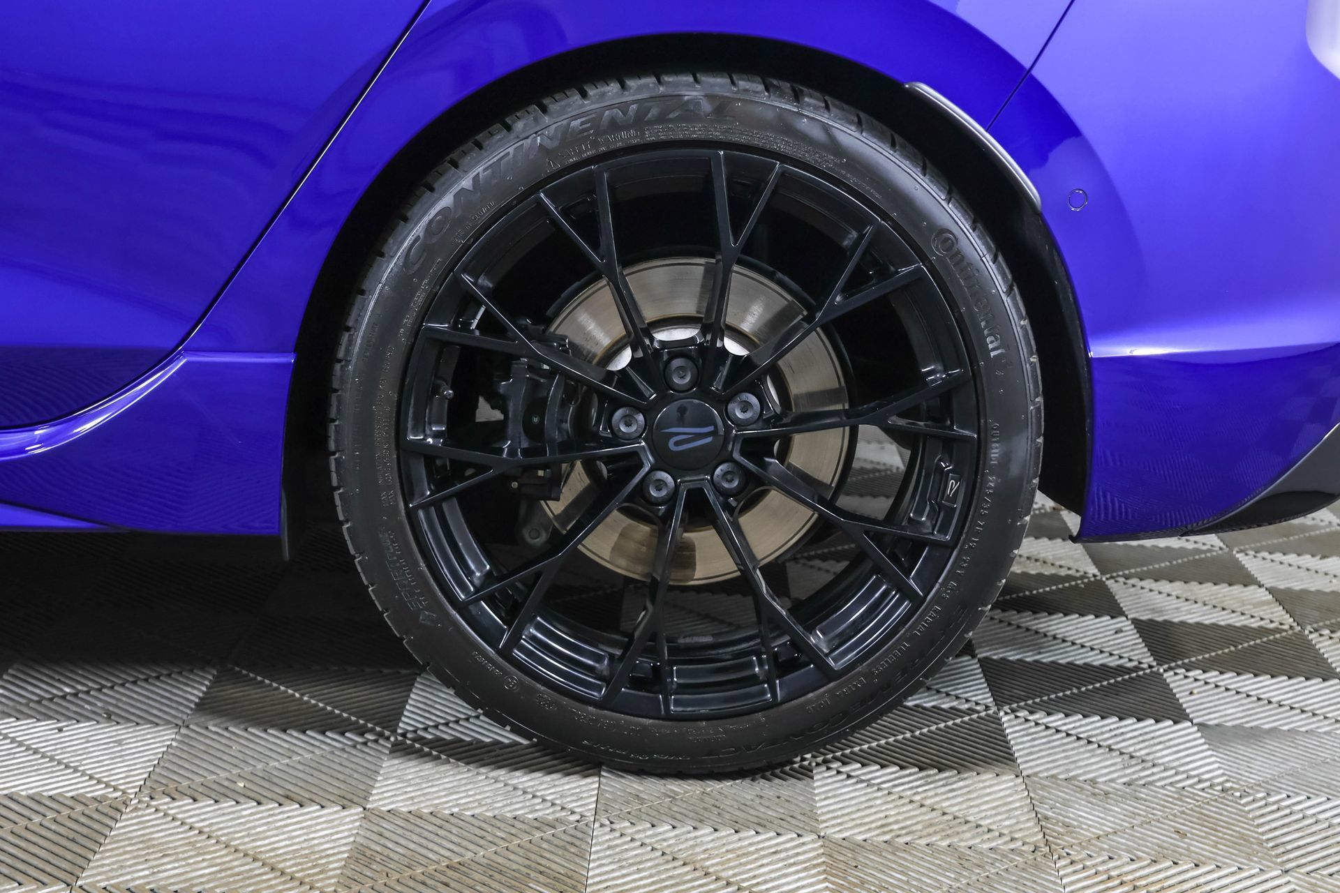 Used 2025 Volkswagen Golf R Black Edition AWD/4WD image 18
