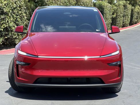 Used 2026 Tesla Model Y AWD image 7