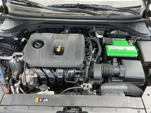 Used 2020 Hyundai Elantra SE FWD image 7