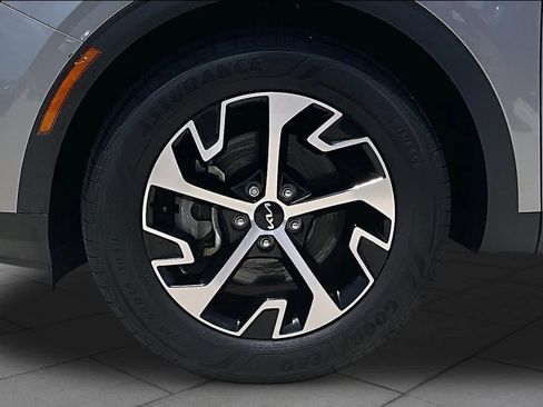 Certified 2024 Kia Sportage EX FWD image 10