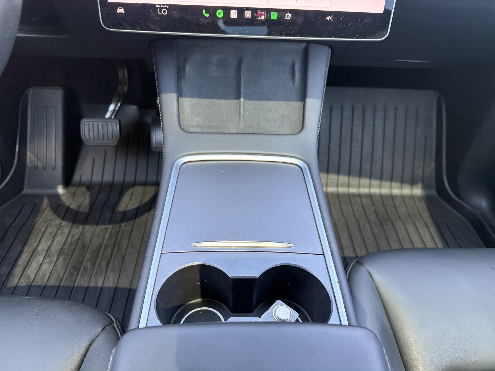 Used 2024 Tesla Model Y Long Range AWD/4WD image 4