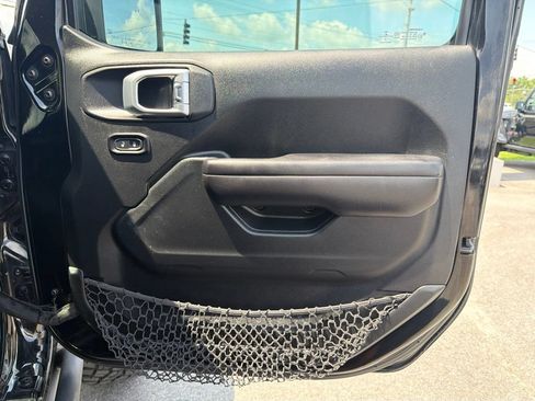 Used 2018 Jeep Wrangler Unlimited Sport AWD/4WD image 20