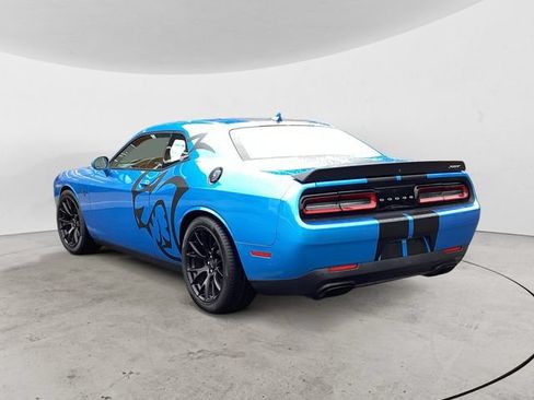 Used 2016 Dodge Challenger SRT Hellcat RWD image 3