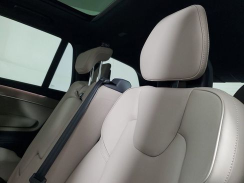 Certified 2026 Volvo XC90 B5 Core w/ Protection Package AWD/4WD image 15