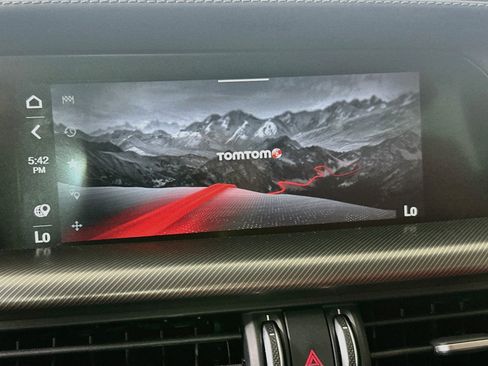 Used 2023 Alfa Romeo Stelvio Veloce AWD/4WD image 21