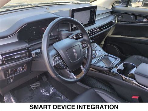 Used 2023 Lincoln Nautilus Reserve w/ Monochromatic Package image 12