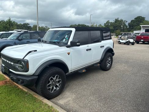 Used 2023 Ford Bronco Badlands AWD/4WD image 2
