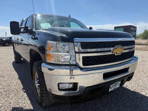 Used 2013 Chevrolet Silverado 2500 LT w/ Interior Plus Package AWD/4WD image 2