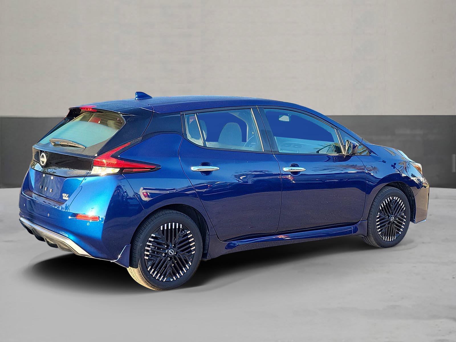 Used 2025 Nissan Leaf SV Plus FWD image 2