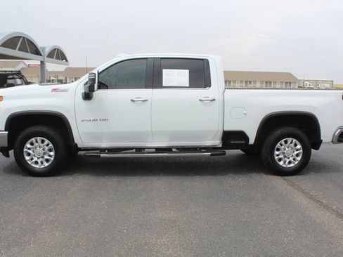 Used 2022 Chevrolet Silverado 2500 LTZ w/ LTZ Convenience Package AWD/4WD image 9