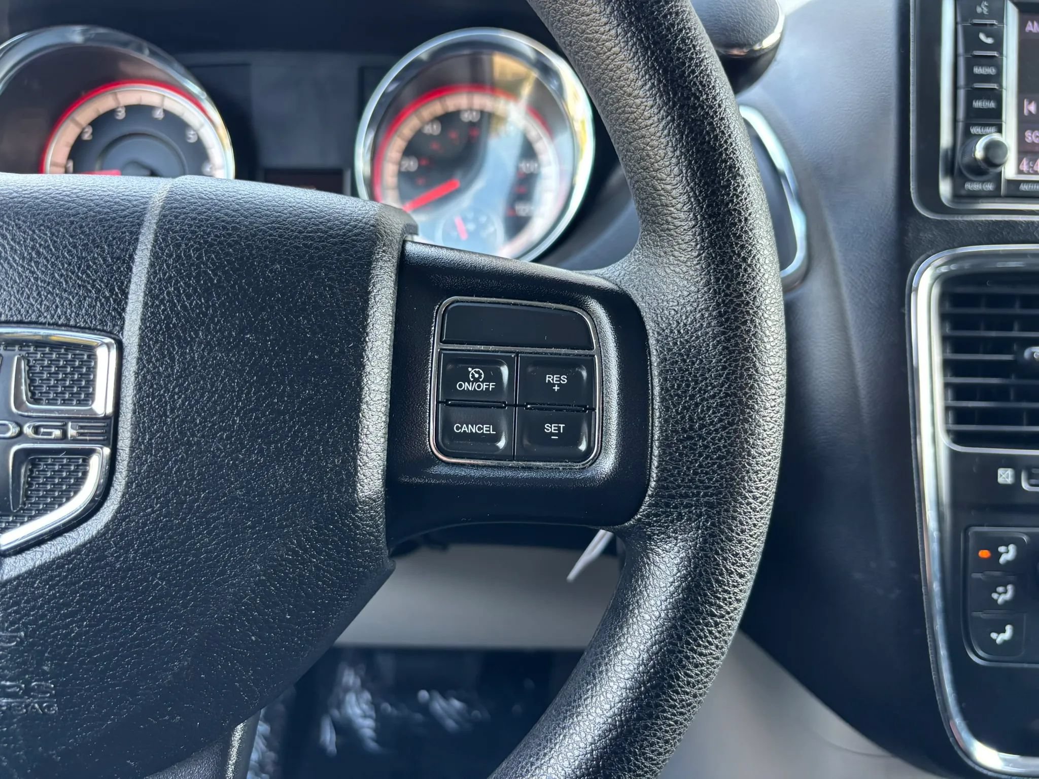 Used 2019 Dodge Grand Caravan SE w/ UConnect Hands-Free Group FWD image 20