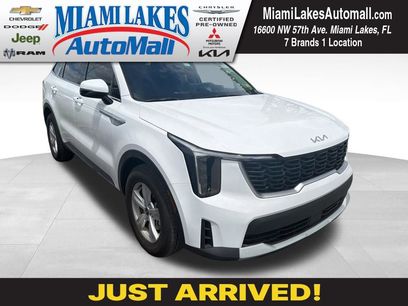 Used 2025 Kia Sorento LX