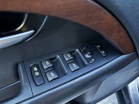 Used 2011 Volvo XC70 3.2 image 15