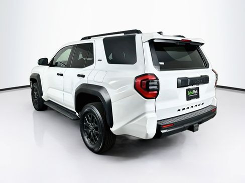 Used 2025 Toyota 4Runner SR5 AWD/4WD image 5