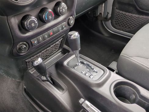 Used 2015 Jeep Wrangler Sahara w/ Trailer Tow Group image 28