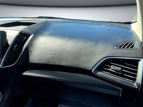 Used 2024 Ford Edge Titanium image 27